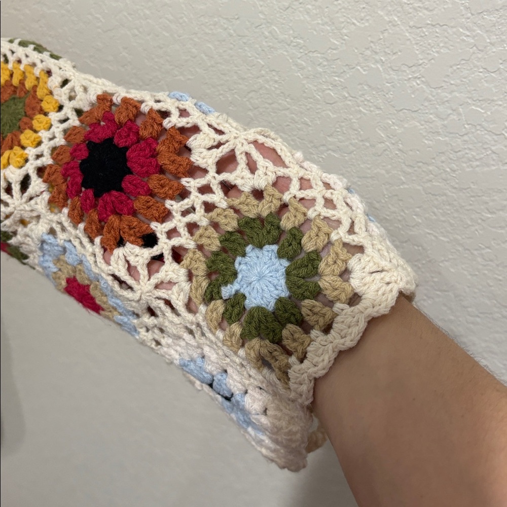 Sincerely Jules crochet cardigan with flowered sleeves pattern XS - Picture 3 of 6